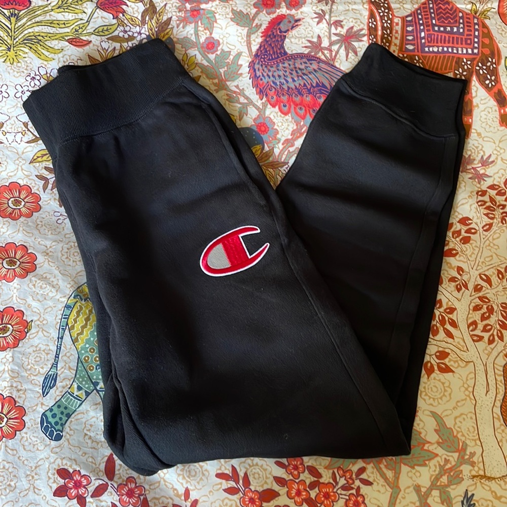 women’s black Champion sweatpants 3 pockets size S/P